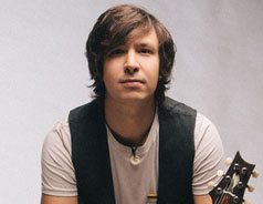 Photograph of Davy Knowles